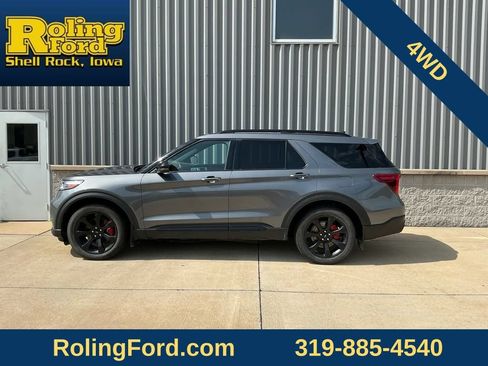Used 2022 Ford Explorer ST w/ Equipment Group 401A AWD/4WD image 2