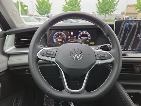New 2026 Volkswagen Tiguan SE AWD/4WD image 14