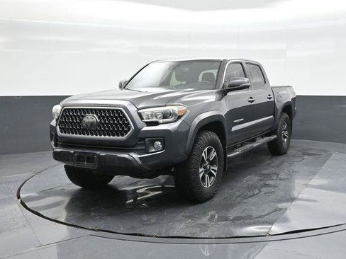 Certified 2018 Toyota Tacoma TRD Off-Road AWD/4WD image 1