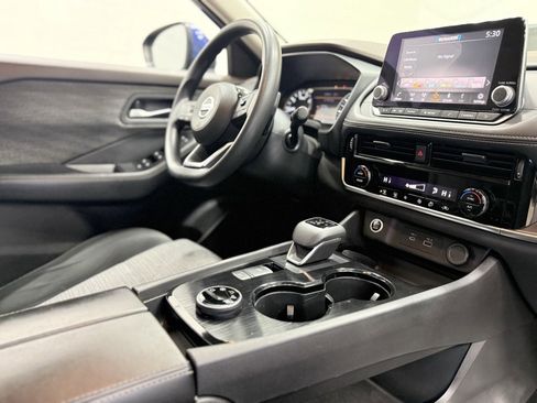 Used 2021 Nissan Rogue SV image 32