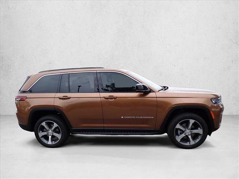 Used 2026 Jeep Grand Cherokee Limited w/ Luxury Tech Group II AWD/4WD image 5