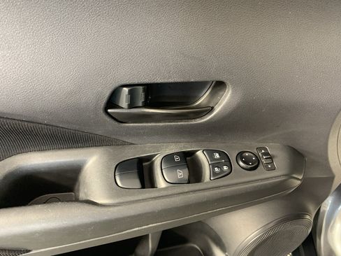 Used 2021 Nissan Kicks S FWD image 15