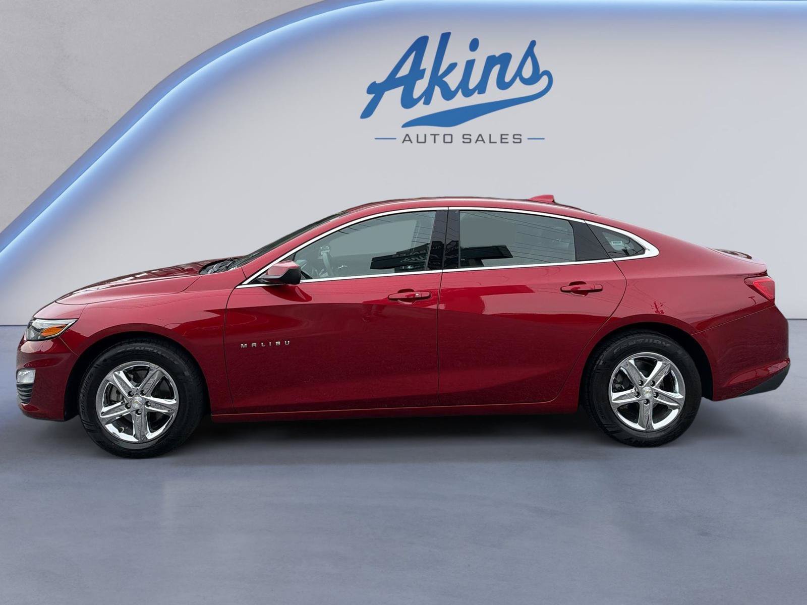 Used 2024 Chevrolet Malibu LT FWD image 2