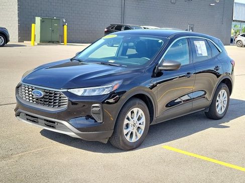 Certified 2023 Ford Escape Active AWD/4WD image 2