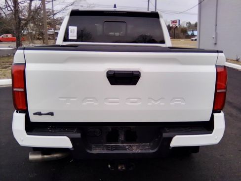 Used 2024 Toyota Tacoma SR5 image 10