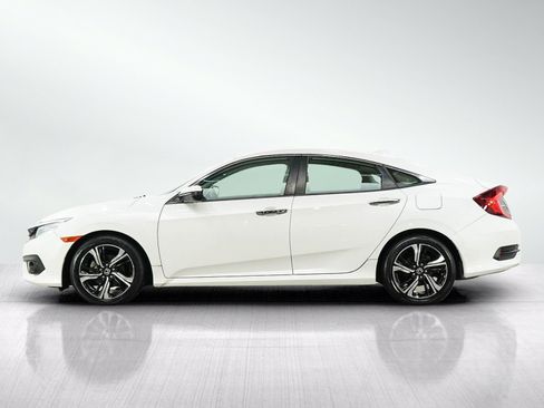 Used 2016 Honda Civic Touring image 2