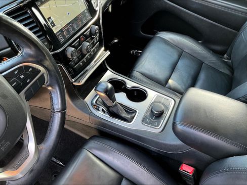 Used 2022 Jeep Grand Cherokee Limited AWD/4WD image 18