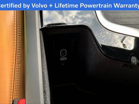 Used 2024 Volvo XC90 B6 Ultimate w/ Lounge Package image 32