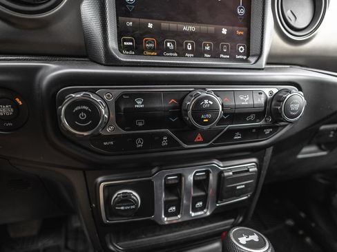 Used 2021 Jeep Wrangler Sport AWD/4WD image 14
