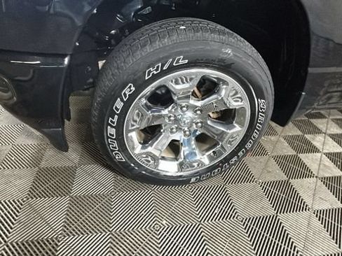 Used 2022 RAM 1500 Big Horn AWD/4WD image 9