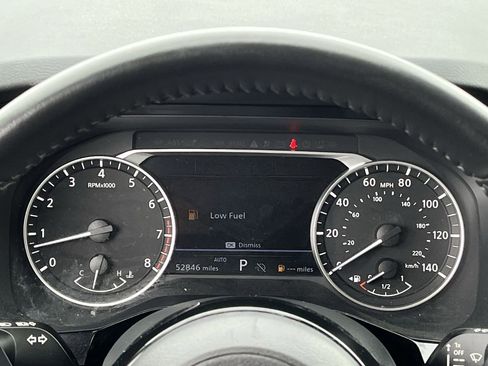 Used 2023 Nissan Pathfinder SV AWD/4WD image 11