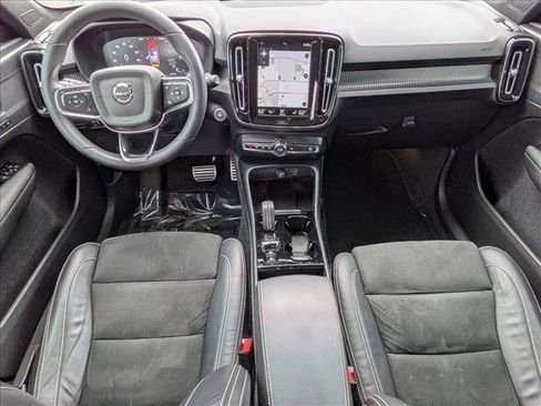 Used 2022 Volvo XC40 T5 R-Design w/ Protection Package Premier image 17