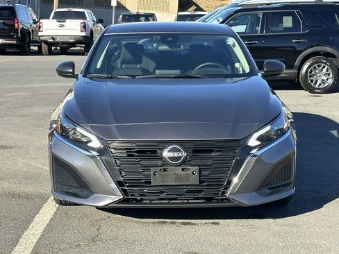 Used 2024 Nissan Altima 2.5 SV image 10