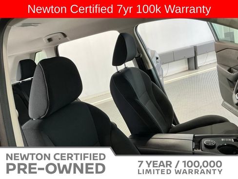 Used 2023 Nissan Rogue S AWD/4WD image 16