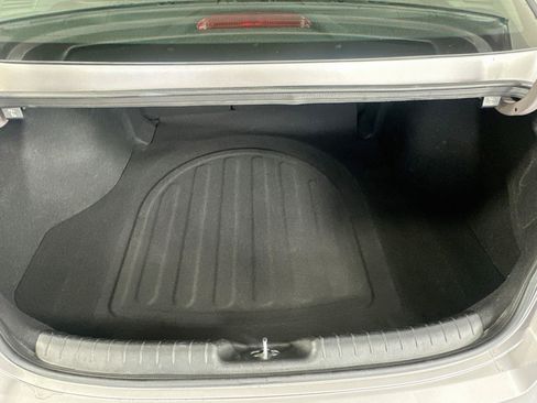 Used 2025 Hyundai Elantra Limited FWD image 28