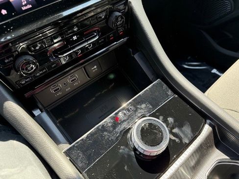 New 2025 Jeep Grand Cherokee Laredo X w/ Luxury Tech Group I image 19