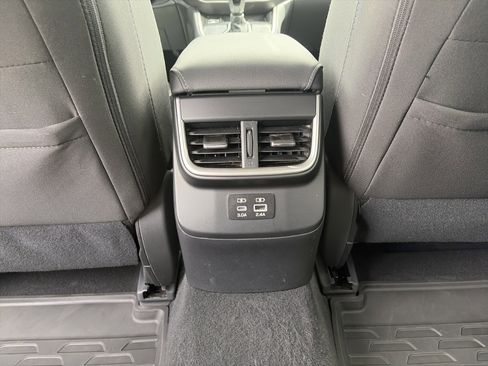 Used 2025 Subaru Outback Premium w/ Popular Package #1A AWD/4WD image 25