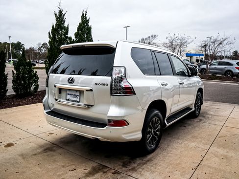 Used 2023 Lexus GX 460 Premium w/ Premium Package image 10
