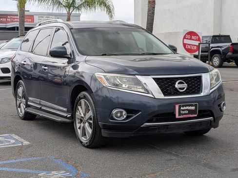 Used 2013 Nissan Pathfinder Platinum w/ Platinum Premium Pkg FWD image 3