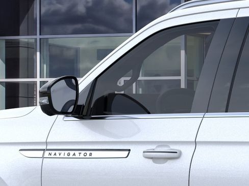 New 2026 Lincoln Navigator L Reserve AWD/4WD image 45