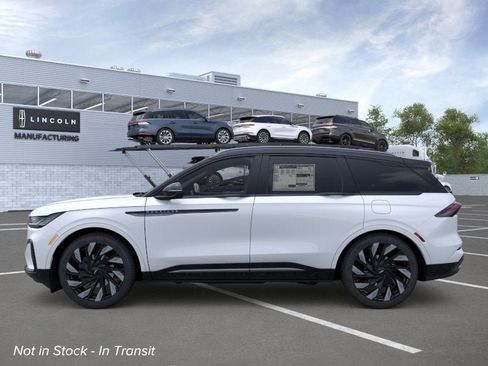 New 2026 Lincoln Nautilus Reserve AWD/4WD image 3