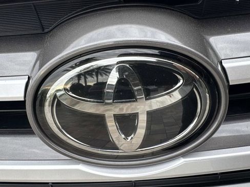 Used 2019 Toyota Highlander XLE image 8