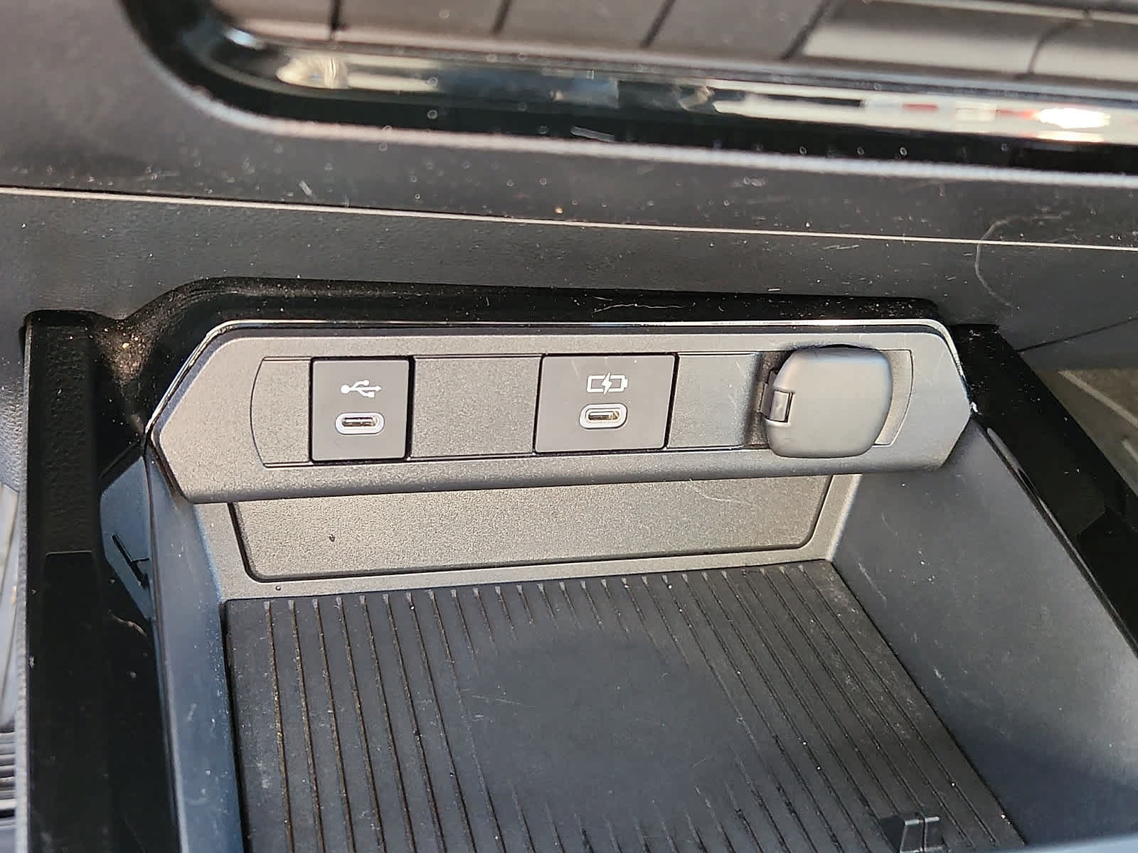 Used 2026 Toyota Prius Plug-In Hybrid FWD image 26