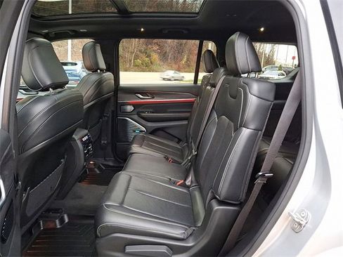 Used 2021 Jeep Grand Cherokee L Overland image 12