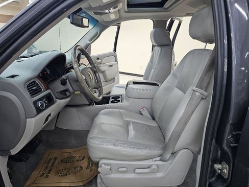 Used 2011 Chevrolet Avalanche LT w/ Regional Value Package RWD image 15