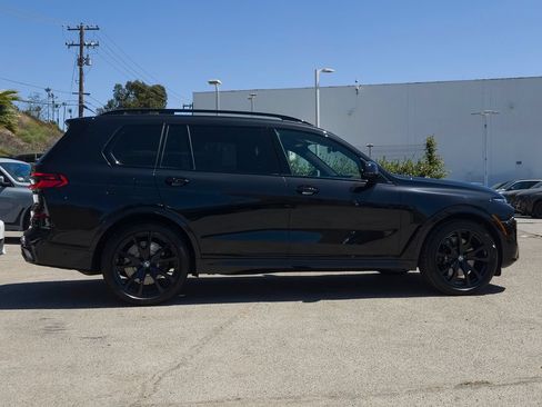 New 2027 BMW X7 xDrive40i w/ M Sport Package AWD/4WD image 3