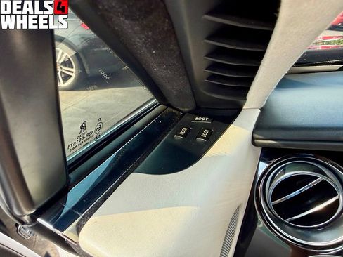 Used 2015 Rolls-Royce Wraith RWD image 34