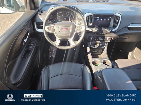 Used 2024 GMC Terrain SLT AWD/4WD image 4