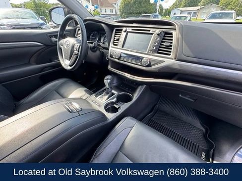 Used 2019 Toyota Highlander Limited AWD/4WD image 30