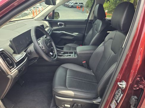 Used 2024 Kia Sorento S w/ Panoramic Sunroof Package FWD image 12