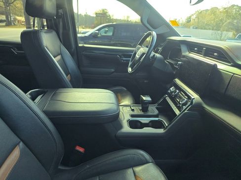 Used 2023 GMC Sierra 1500 AT4 w/ AT4 Premium Package image 3