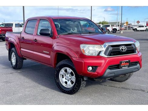 Used 2013 Toyota Tacoma 4x4 Double Cab w/ SR5 Pkg image 2