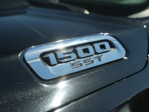 Used 2025 RAM 1500 Laramie AWD/4WD image 36