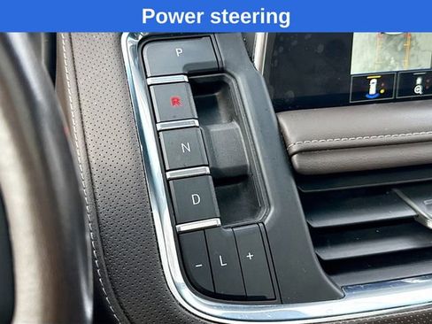 Used 2022 GMC Yukon XL SLT w/ SLT Premium Package image 19