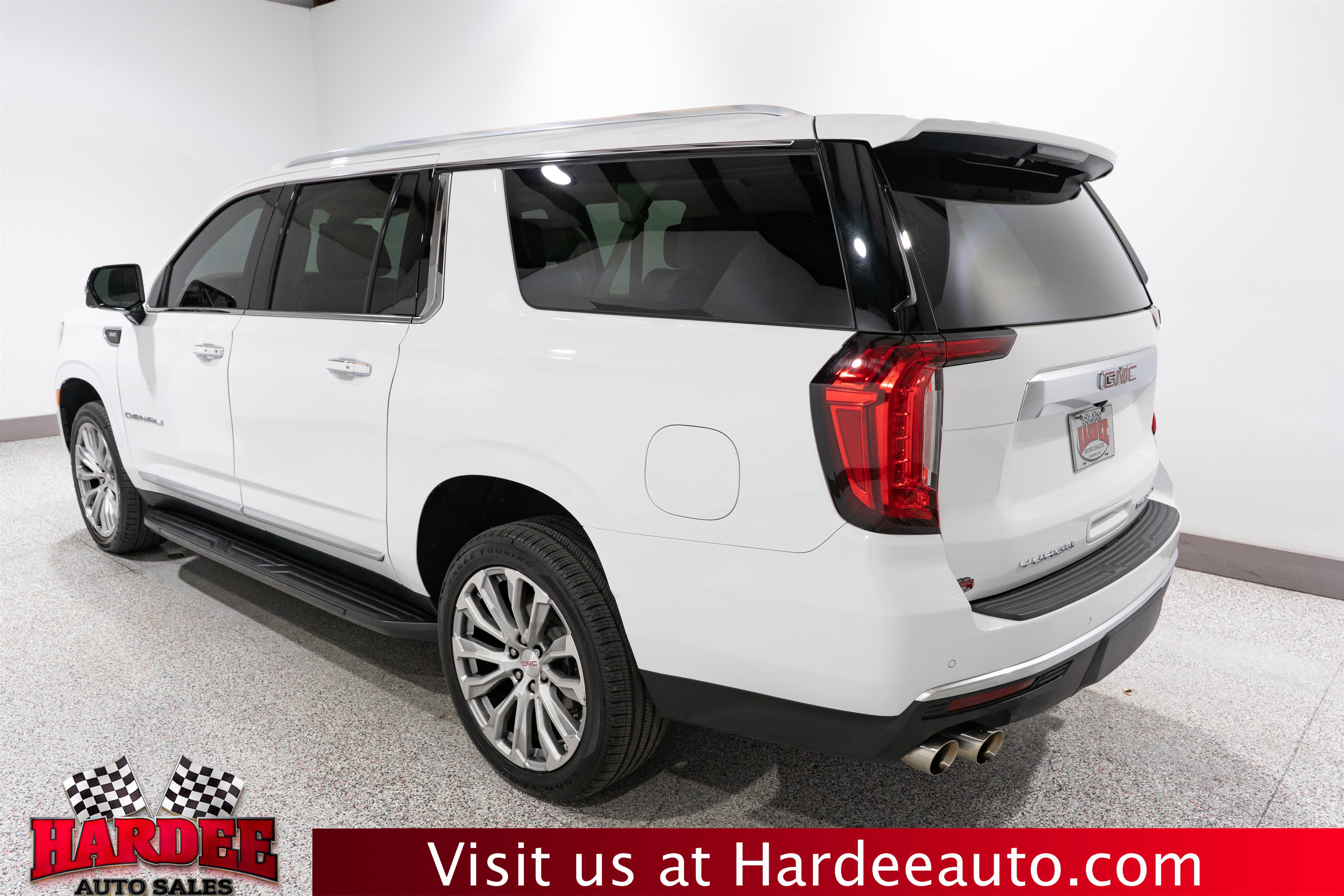 Used 2021 GMC Yukon XL Denali AWD/4WD image 3