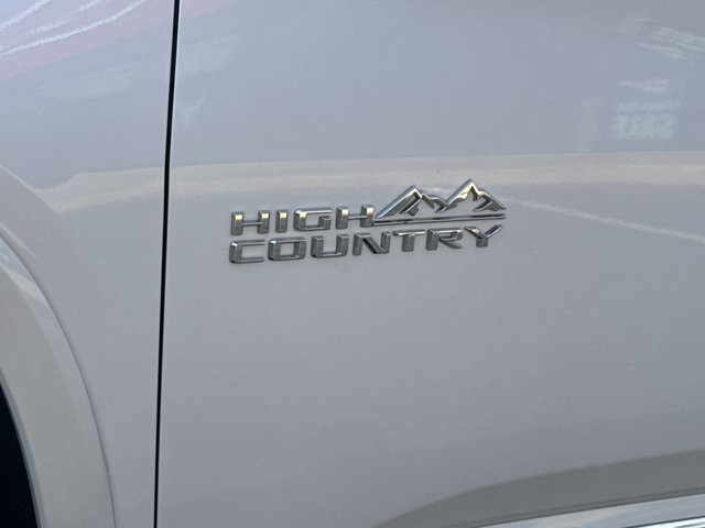 Used 2022 Chevrolet Traverse High Country AWD/4WD image 17