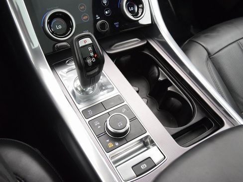 Used 2020 Land Rover Range Rover Sport HSE image 28