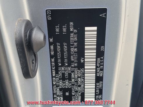 Used 2023 Toyota Sienna XLE FWD image 18