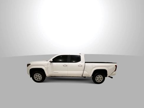 Certified 2025 Toyota Tacoma SR5 image 5