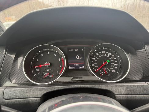 Used 2017 Volkswagen Golf S image 16