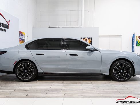 Used 2023 BMW 740i w/ Parking Assistance Package RWD image 26