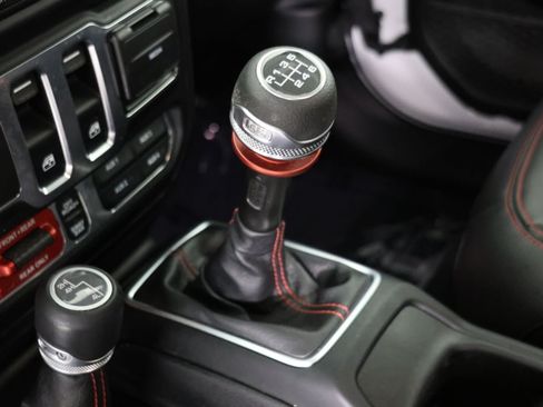 Used 2021 Jeep Wrangler Rubicon AWD/4WD image 6