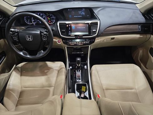 Used 2017 Honda Accord EX-L image 9