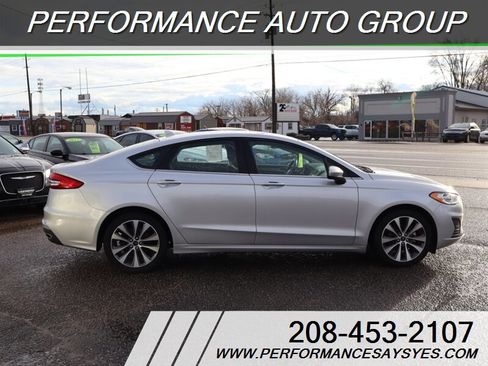 Used 2019 Ford Fusion SE image 8
