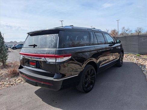 Used 2024 Lincoln Navigator L Reserve AWD/4WD image 5