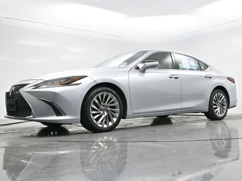 Used 2019 Lexus ES 350 Ultra Luxury w/ Accessory Package image 41